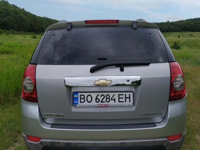 Сірий Шевроле Каптіва, об'ємом двигуна 2 л та пробігом 310 тис. км за 6700 $, фото 4 на Automoto.ua