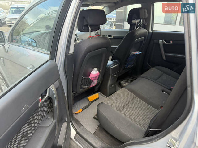 Сірий Шевроле Каптіва, об'ємом двигуна 2.41 л та пробігом 221 тис. км за 6500 $, фото 10 на Automoto.ua