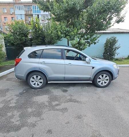 Серый Шевроле Каптива, объемом двигателя 2.4 л и пробегом 495 тыс. км за 6500 $, фото 6 на Automoto.ua