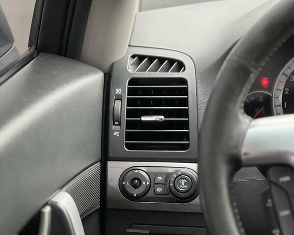 Серый Шевроле Каптива, объемом двигателя 2.4 л и пробегом 188 тыс. км за 8760 $, фото 27 на Automoto.ua