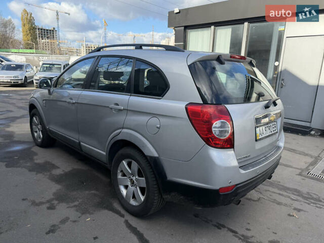 Сірий Шевроле Каптіва, об'ємом двигуна 2.41 л та пробігом 221 тис. км за 6500 $, фото 5 на Automoto.ua