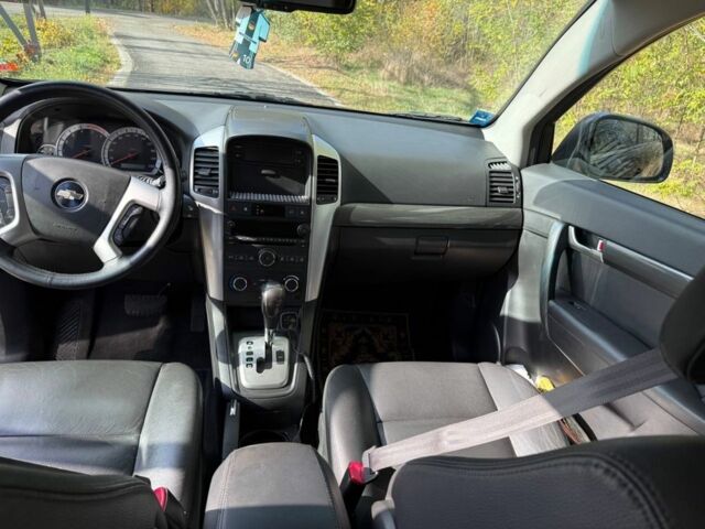 Сірий Шевроле Каптіва, об'ємом двигуна 2 л та пробігом 211 тис. км за 6000 $, фото 8 на Automoto.ua