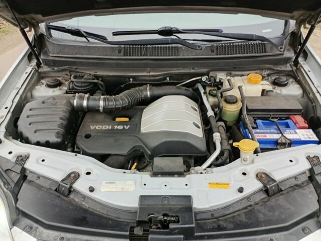 Серый Шевроле Каптива, объемом двигателя 2 л и пробегом 315 тыс. км за 7600 $, фото 13 на Automoto.ua