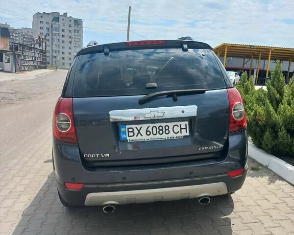 Сірий Шевроле Каптіва, об'ємом двигуна 3.2 л та пробігом 284 тис. км за 7000 $, фото 1 на Automoto.ua