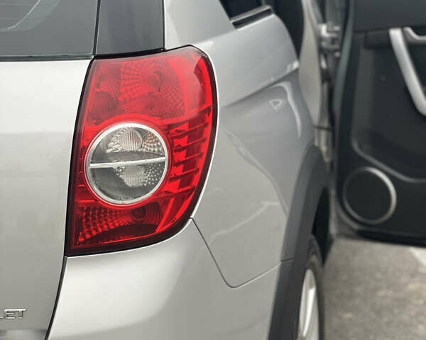 Серый Шевроле Каптива, объемом двигателя 2.4 л и пробегом 188 тыс. км за 8760 $, фото 18 на Automoto.ua