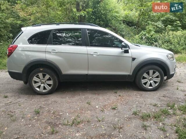 Серый Шевроле Каптива, объемом двигателя 2.4 л и пробегом 238 тыс. км за 6800 $, фото 13 на Automoto.ua