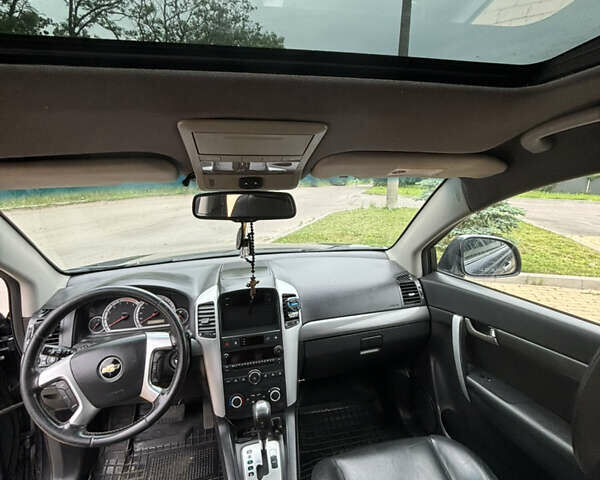 Серый Шевроле Каптива, объемом двигателя 2 л и пробегом 227 тыс. км за 8200 $, фото 13 на Automoto.ua