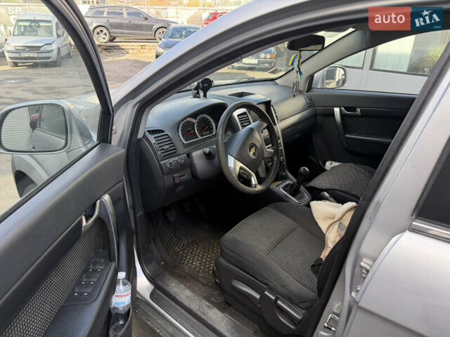Сірий Шевроле Каптіва, об'ємом двигуна 2.41 л та пробігом 221 тис. км за 6500 $, фото 6 на Automoto.ua