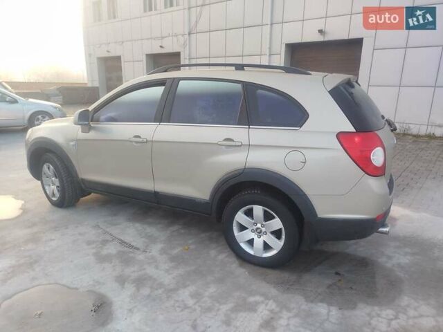 Серый Шевроле Каптива, объемом двигателя 2.41 л и пробегом 204 тыс. км за 6500 $, фото 3 на Automoto.ua