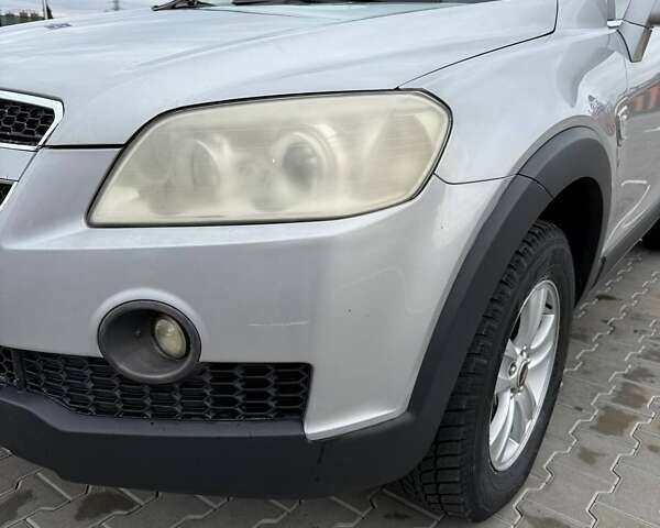 Серый Шевроле Каптива, объемом двигателя 2.4 л и пробегом 281 тыс. км за 7200 $, фото 9 на Automoto.ua