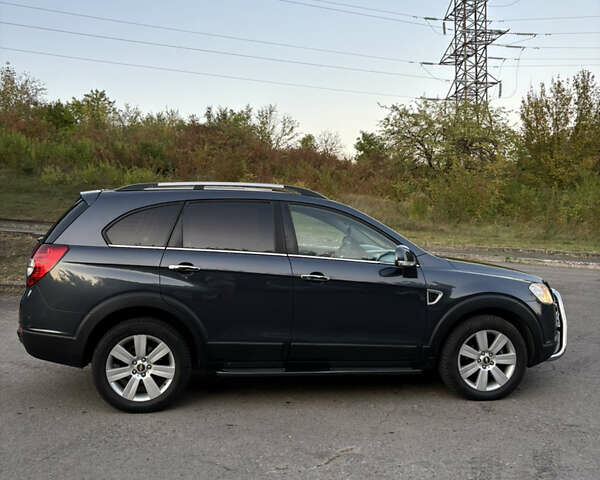 Серый Шевроле Каптива, объемом двигателя 2 л и пробегом 227 тыс. км за 8200 $, фото 10 на Automoto.ua