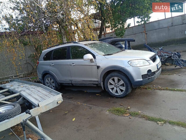 Серый Шевроле Каптива, объемом двигателя 2.4 л и пробегом 260 тыс. км за 3700 $, фото 3 на Automoto.ua