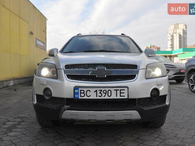 Сірий Шевроле Каптіва, об'ємом двигуна 3.2 л та пробігом 245 тис. км за 5999 $, фото 2 на Automoto.ua