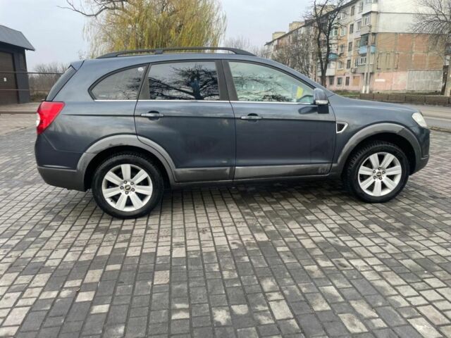 Серый Шевроле Каптива, объемом двигателя 0 л и пробегом 300 тыс. км за 4800 $, фото 2 на Automoto.ua