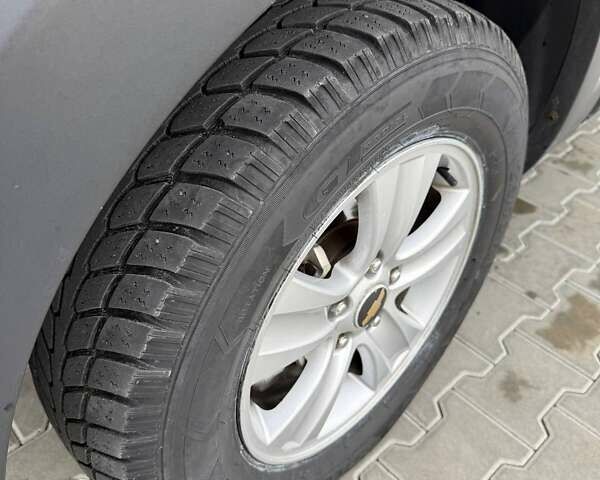 Серый Шевроле Каптива, объемом двигателя 2.4 л и пробегом 281 тыс. км за 7200 $, фото 32 на Automoto.ua