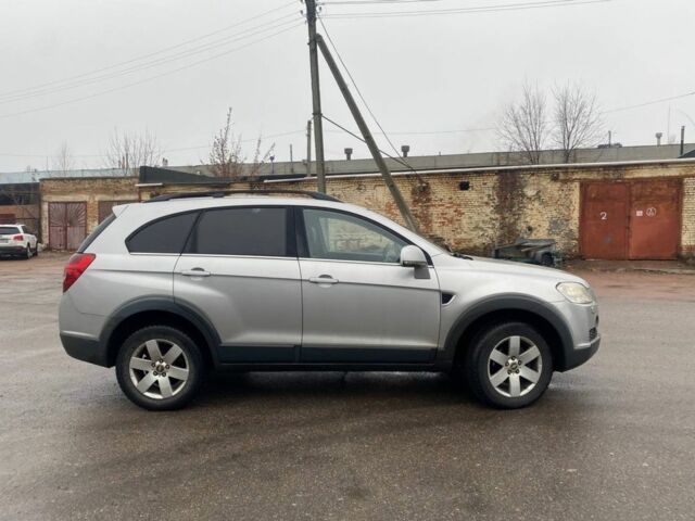 Сірий Шевроле Каптіва, об'ємом двигуна 2 л та пробігом 240 тис. км за 3999 $, фото 5 на Automoto.ua