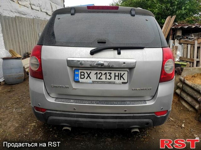 Серый Шевроле Каптива, объемом двигателя 2.4 л и пробегом 318 тыс. км за 8000 $, фото 6 на Automoto.ua