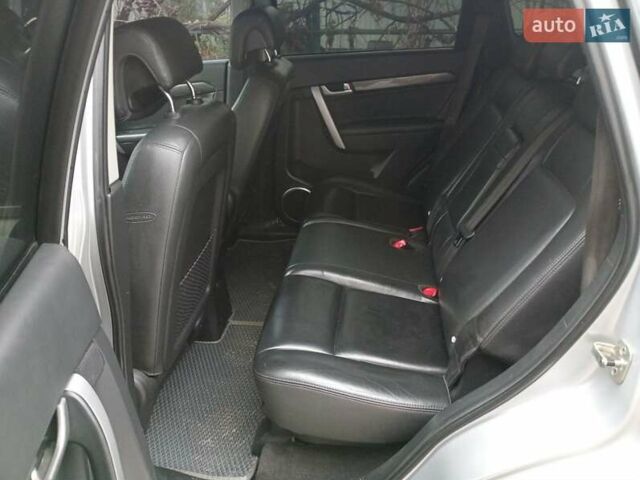 Серый Шевроле Каптива, объемом двигателя 2 л и пробегом 315 тыс. км за 7600 $, фото 6 на Automoto.ua