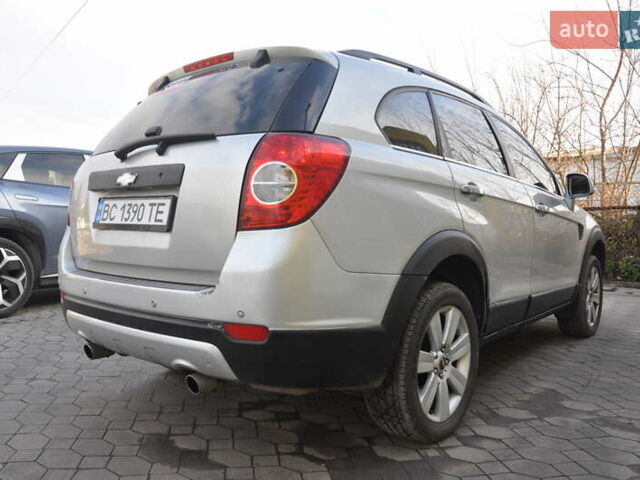 Сірий Шевроле Каптіва, об'ємом двигуна 3.2 л та пробігом 245 тис. км за 5999 $, фото 6 на Automoto.ua