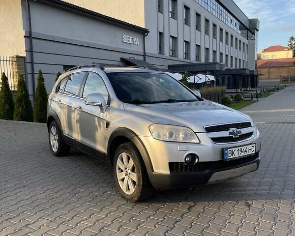 Серый Шевроле Каптива, объемом двигателя 1.99 л и пробегом 350 тыс. км за 8200 $, фото 13 на Automoto.ua
