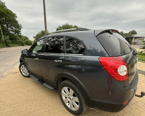 Серый Шевроле Каптива, объемом двигателя 2 л и пробегом 227 тыс. км за 8200 $, фото 7 на Automoto.ua