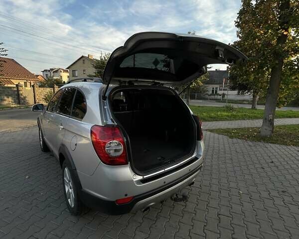 Серый Шевроле Каптива, объемом двигателя 1.99 л и пробегом 350 тыс. км за 8200 $, фото 28 на Automoto.ua