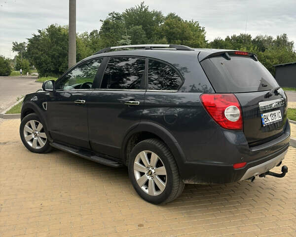 Серый Шевроле Каптива, объемом двигателя 2 л и пробегом 227 тыс. км за 8200 $, фото 8 на Automoto.ua