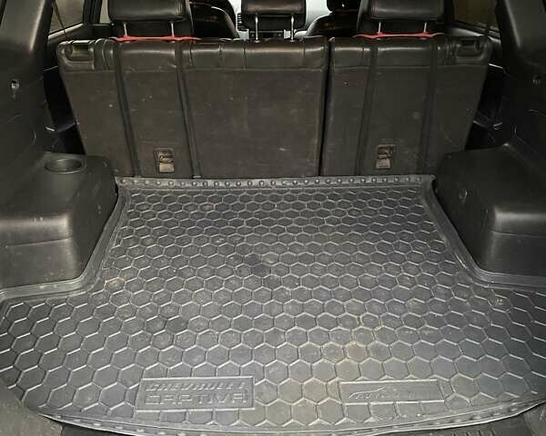 Серый Шевроле Каптива, объемом двигателя 3.2 л и пробегом 206 тыс. км за 6000 $, фото 11 на Automoto.ua