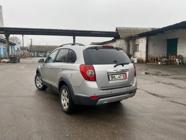 Сірий Шевроле Каптіва, об'ємом двигуна 2 л та пробігом 240 тис. км за 3999 $, фото 3 на Automoto.ua