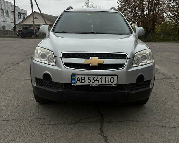 Серый Шевроле Каптива, объемом двигателя 2.41 л и пробегом 235 тыс. км за 7400 $, фото 1 на Automoto.ua