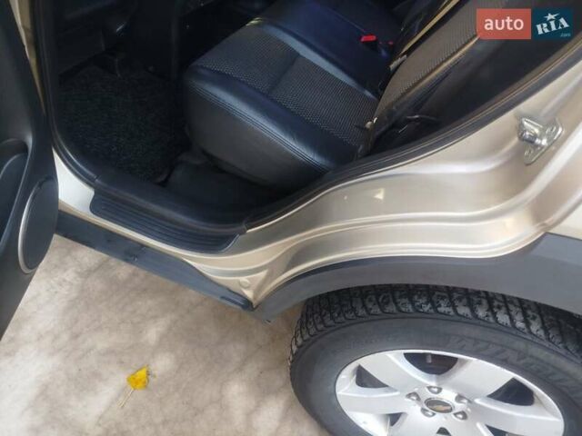 Серый Шевроле Каптива, объемом двигателя 2.41 л и пробегом 204 тыс. км за 6500 $, фото 10 на Automoto.ua