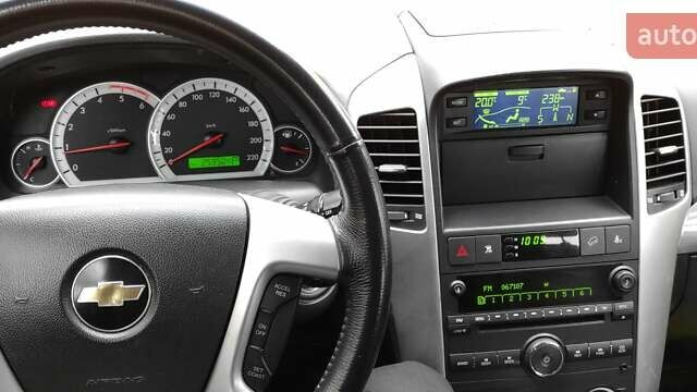 Серый Шевроле Каптива, объемом двигателя 2 л и пробегом 259 тыс. км за 7000 $, фото 20 на Automoto.ua