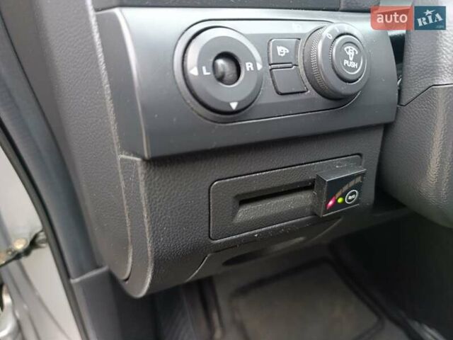 Серый Шевроле Каптива, объемом двигателя 2.4 л и пробегом 240 тыс. км за 6800 $, фото 21 на Automoto.ua