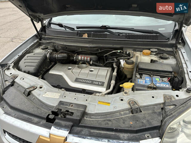 Серый Шевроле Каптива, объемом двигателя 2.41 л и пробегом 235 тыс. км за 7400 $, фото 7 на Automoto.ua
