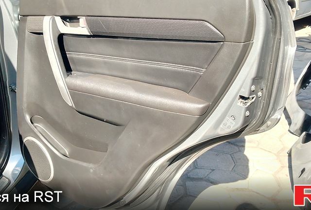 Серый Шевроле Каптива, объемом двигателя 2.4 л и пробегом 193 тыс. км за 8500 $, фото 3 на Automoto.ua