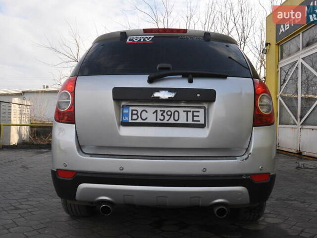 Сірий Шевроле Каптіва, об'ємом двигуна 3.2 л та пробігом 245 тис. км за 5999 $, фото 8 на Automoto.ua