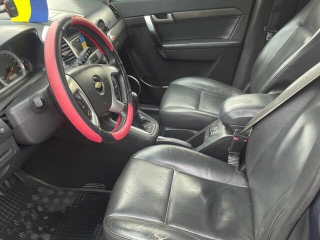 Серый Шевроле Каптива, объемом двигателя 0 л и пробегом 300 тыс. км за 4800 $, фото 12 на Automoto.ua