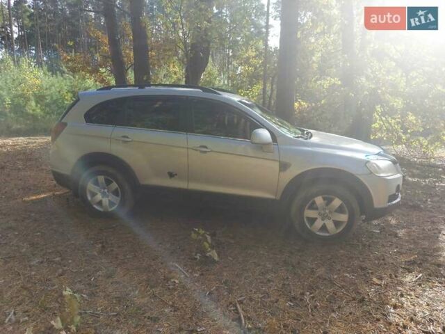 Сірий Шевроле Каптіва, об'ємом двигуна 2.41 л та пробігом 200 тис. км за 6700 $, фото 1 на Automoto.ua