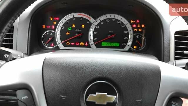 Серый Шевроле Каптива, объемом двигателя 2 л и пробегом 259 тыс. км за 7000 $, фото 19 на Automoto.ua