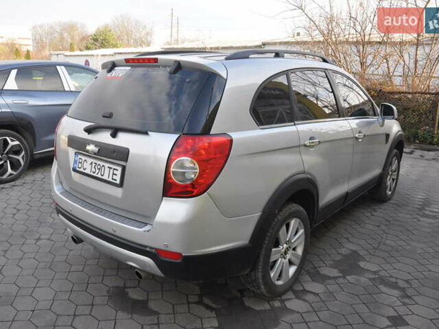 Сірий Шевроле Каптіва, об'ємом двигуна 3.2 л та пробігом 245 тис. км за 5999 $, фото 5 на Automoto.ua