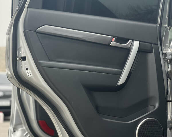 Серый Шевроле Каптива, объемом двигателя 2.4 л и пробегом 188 тыс. км за 8760 $, фото 9 на Automoto.ua