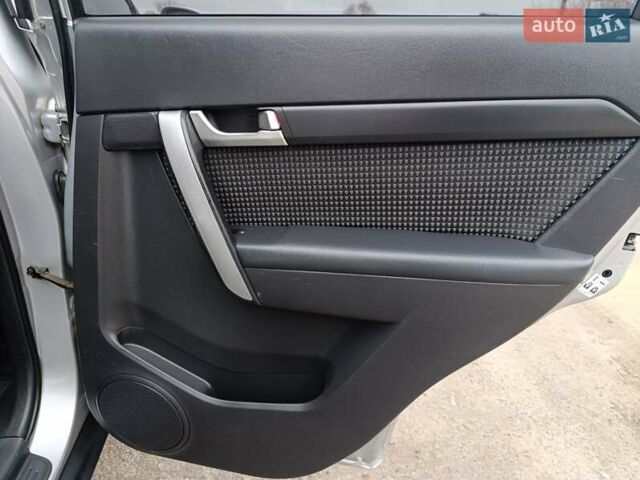 Серый Шевроле Каптива, объемом двигателя 2.4 л и пробегом 240 тыс. км за 6800 $, фото 30 на Automoto.ua