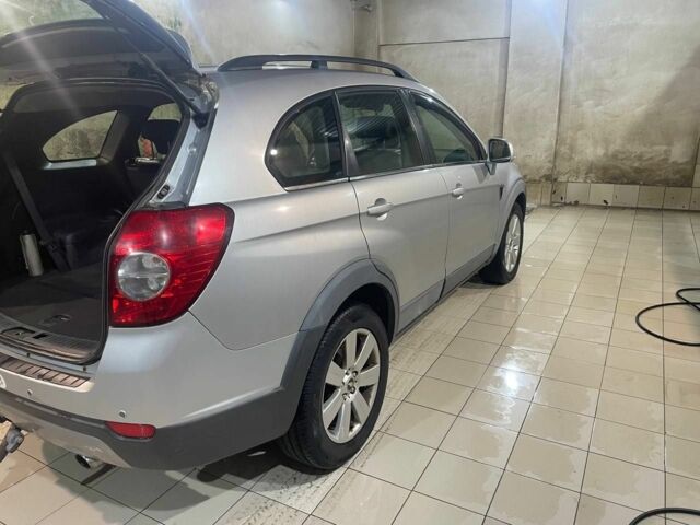 Шевроле Каптіва 2007 у Недригайлове на Automoto.ua Сірий Шевроле Каптіва, об'ємом двигуна 2 л та пробігом 250 тис. км за 3449 $, фото 5 на Automoto.ua