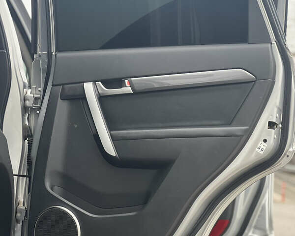 Серый Шевроле Каптива, объемом двигателя 2.4 л и пробегом 188 тыс. км за 8760 $, фото 19 на Automoto.ua