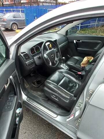 Сірий Шевроле Каптіва, об'ємом двигуна 2.41 л та пробігом 240 тис. км за 6700 $, фото 6 на Automoto.ua