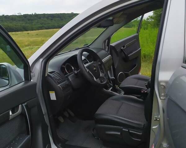 Серый Шевроле Каптива, объемом двигателя 2 л и пробегом 310 тыс. км за 7000 $, фото 5 на Automoto.ua