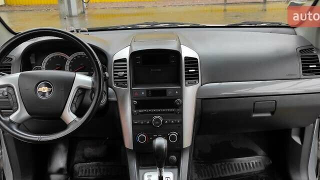 Серый Шевроле Каптива, объемом двигателя 2 л и пробегом 259 тыс. км за 7000 $, фото 16 на Automoto.ua