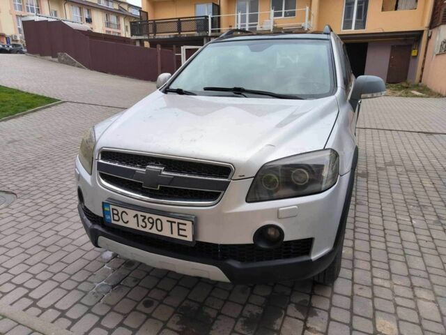 Серый Шевроле Каптива, объемом двигателя 3.2 л и пробегом 245 тыс. км за 5700 $, фото 3 на Automoto.ua