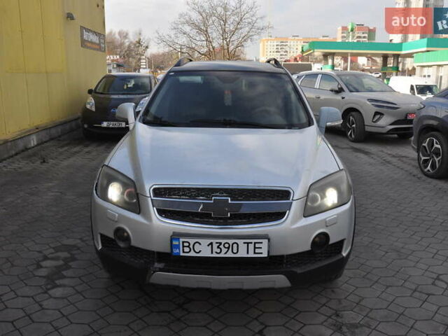 Сірий Шевроле Каптіва, об'ємом двигуна 3.2 л та пробігом 245 тис. км за 5999 $, фото 1 на Automoto.ua