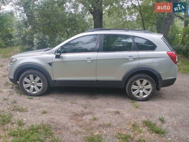Серый Шевроле Каптива, объемом двигателя 2.4 л и пробегом 238 тыс. км за 6800 $, фото 15 на Automoto.ua